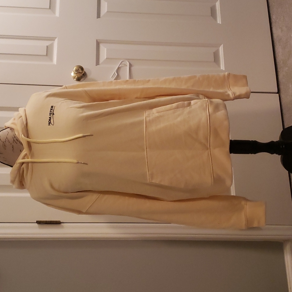NWT Yellow Hollister Hoodie